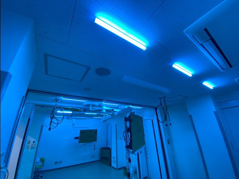 青色LEDの内視鏡で明るさを調整しながら視覚的な診断を